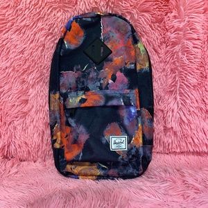 Shoulder bag.